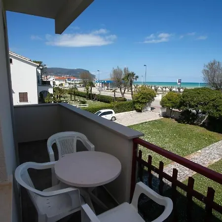 Trilocale Con Terrazzo Fronte Mare, - M024