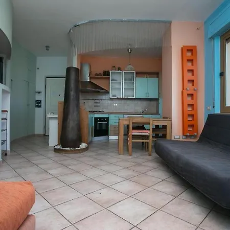 Trilocale Con Terrazzo Fronte Mare, - M024