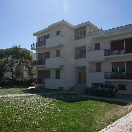 Trilocale Con Terrazzo Fronte Mare, - M024 *