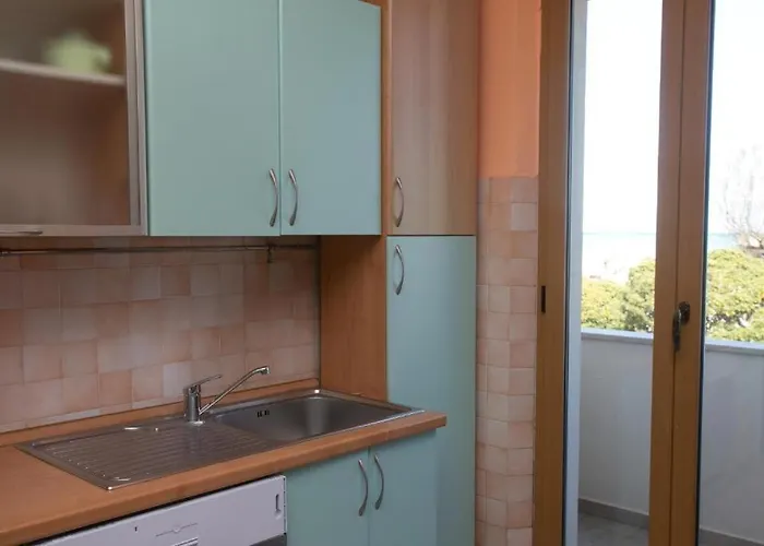 Trilocale Con Terrazzo Fronte Mare, - M024 * Марчелли