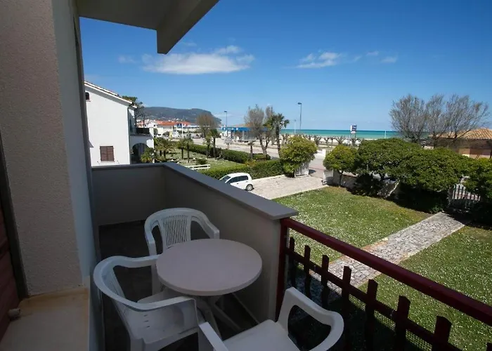 Trilocale Con Terrazzo Fronte Mare, - M024